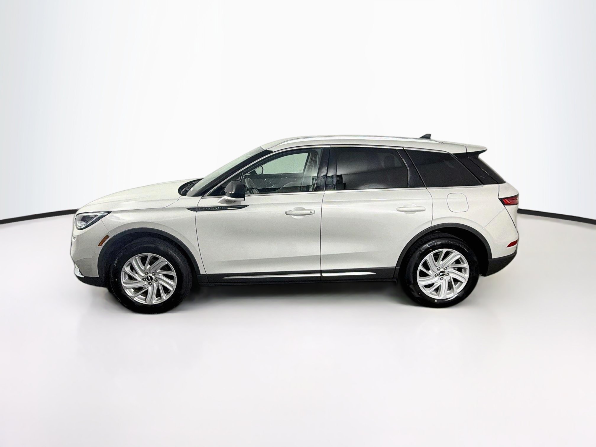Used 2022 Lincoln Corsair FWD image 4