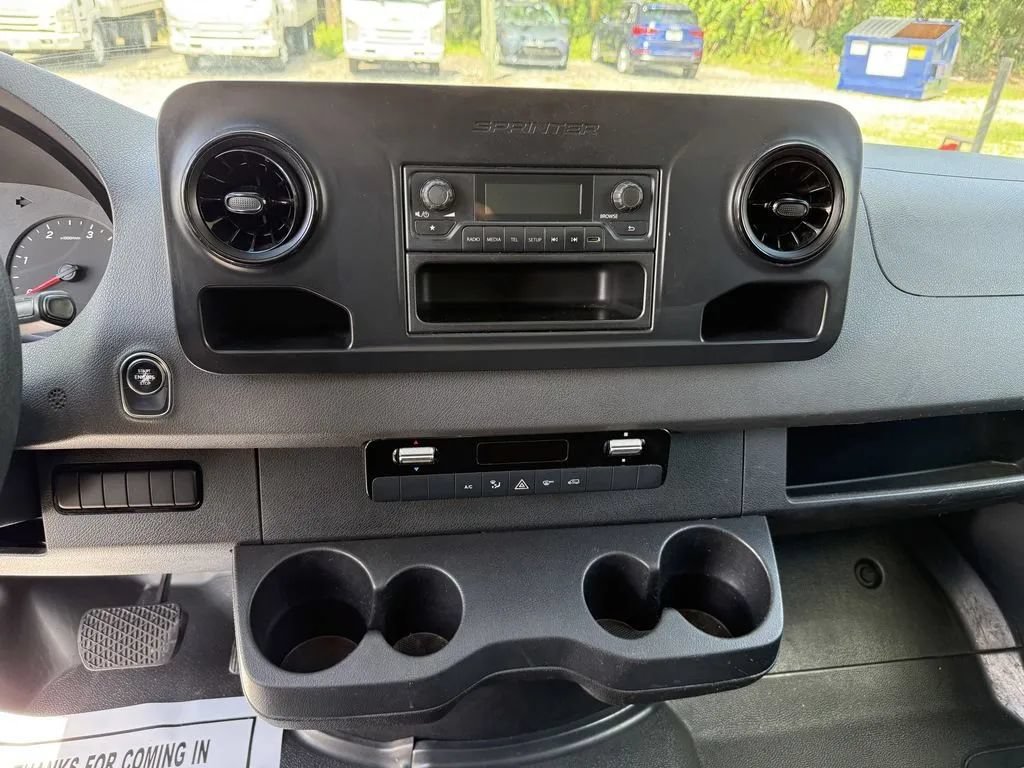 Used 2019 Freightliner Sprinter 144 RWD image 24