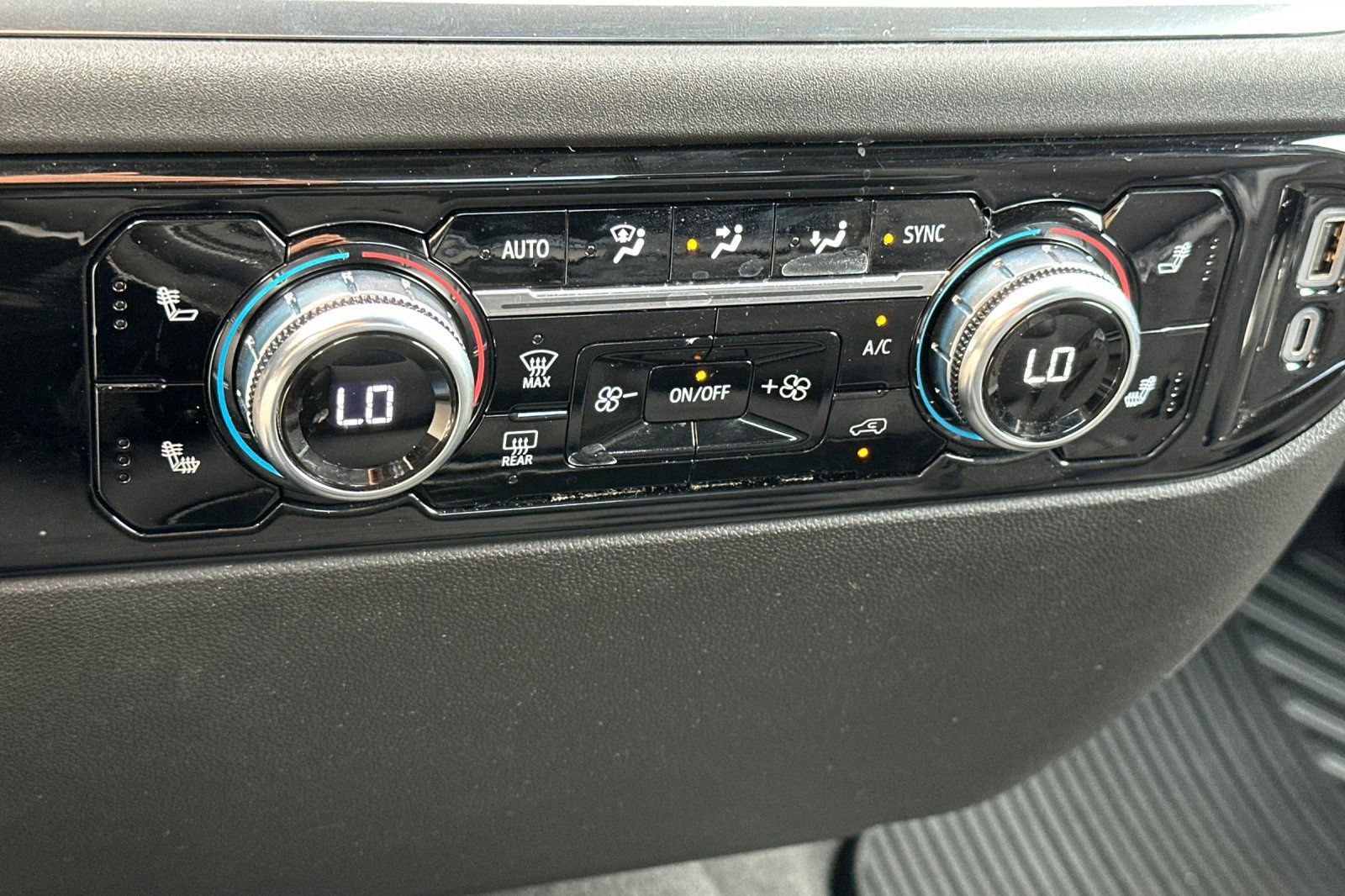 Certified 2024 GMC Sierra 1500 SLE image 21