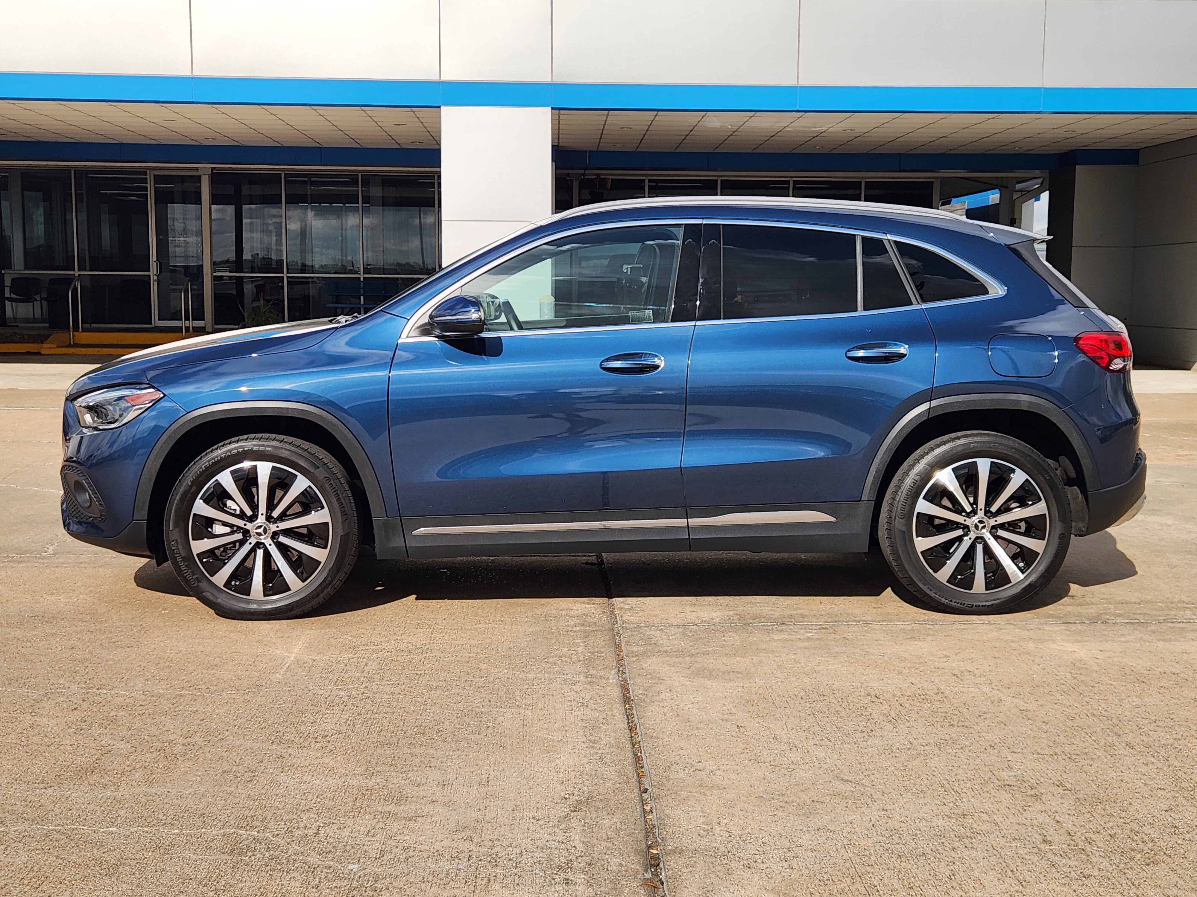 Used 2023 Mercedes-Benz GLA 250 4MATIC image 5