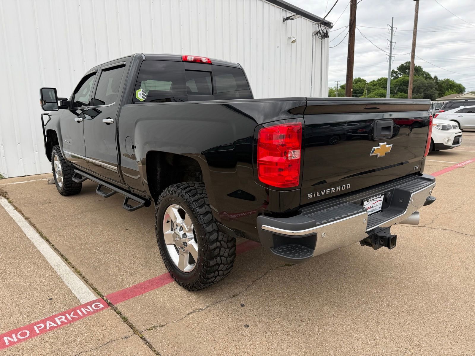 Used 2016 Chevrolet Silverado 2500 LTZ w/ Duramax Plus Package AWD/4WD image 4