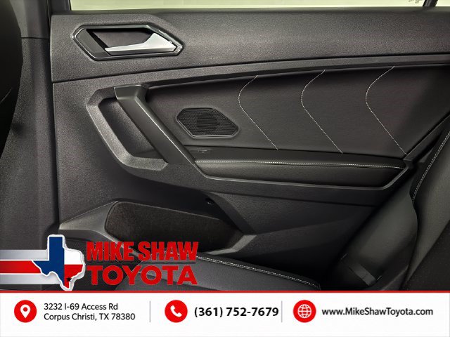 Used 2023 Volkswagen Tiguan SE R-Line FWD image 31