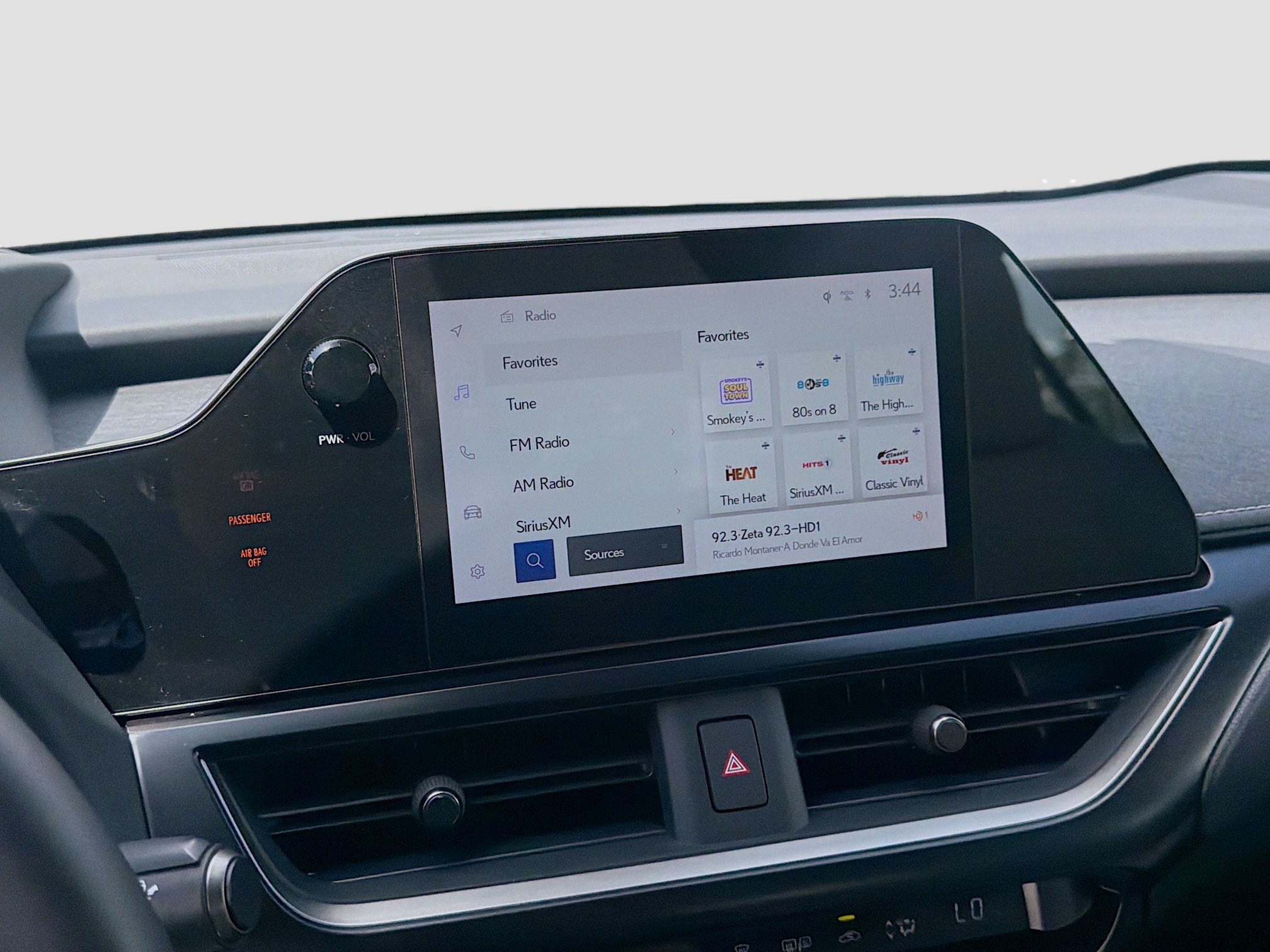 Used 2025 Lexus UX 300h FWD image 10