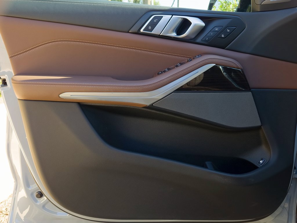 Used 2024 BMW X5 xDrive50e w/ M Sport Package image 12