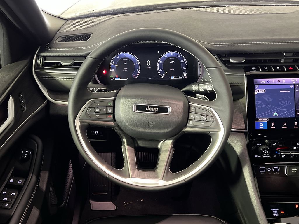 New 2025 Jeep Grand Cherokee Limited image 28