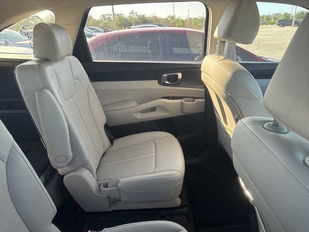 Certified 2024 Kia Sorento EX FWD image 10
