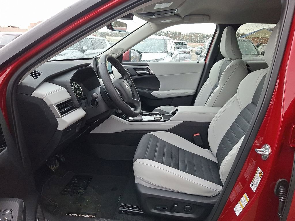 New 2026 Mitsubishi Outlander SE image 6