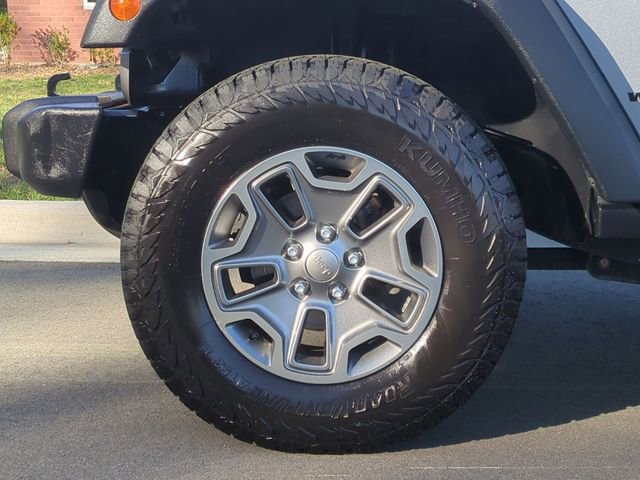 Used 2015 Jeep Wrangler Unlimited Rubicon w/ Dual Top Group image 19