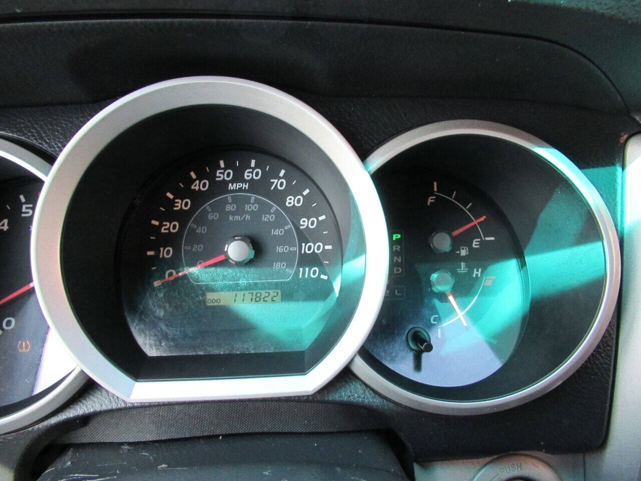 Used 2006 Toyota 4Runner SR5 AWD/4WD image 18