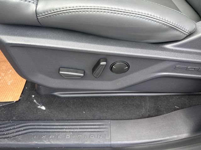 New 2026 Ford Expedition Active image 26