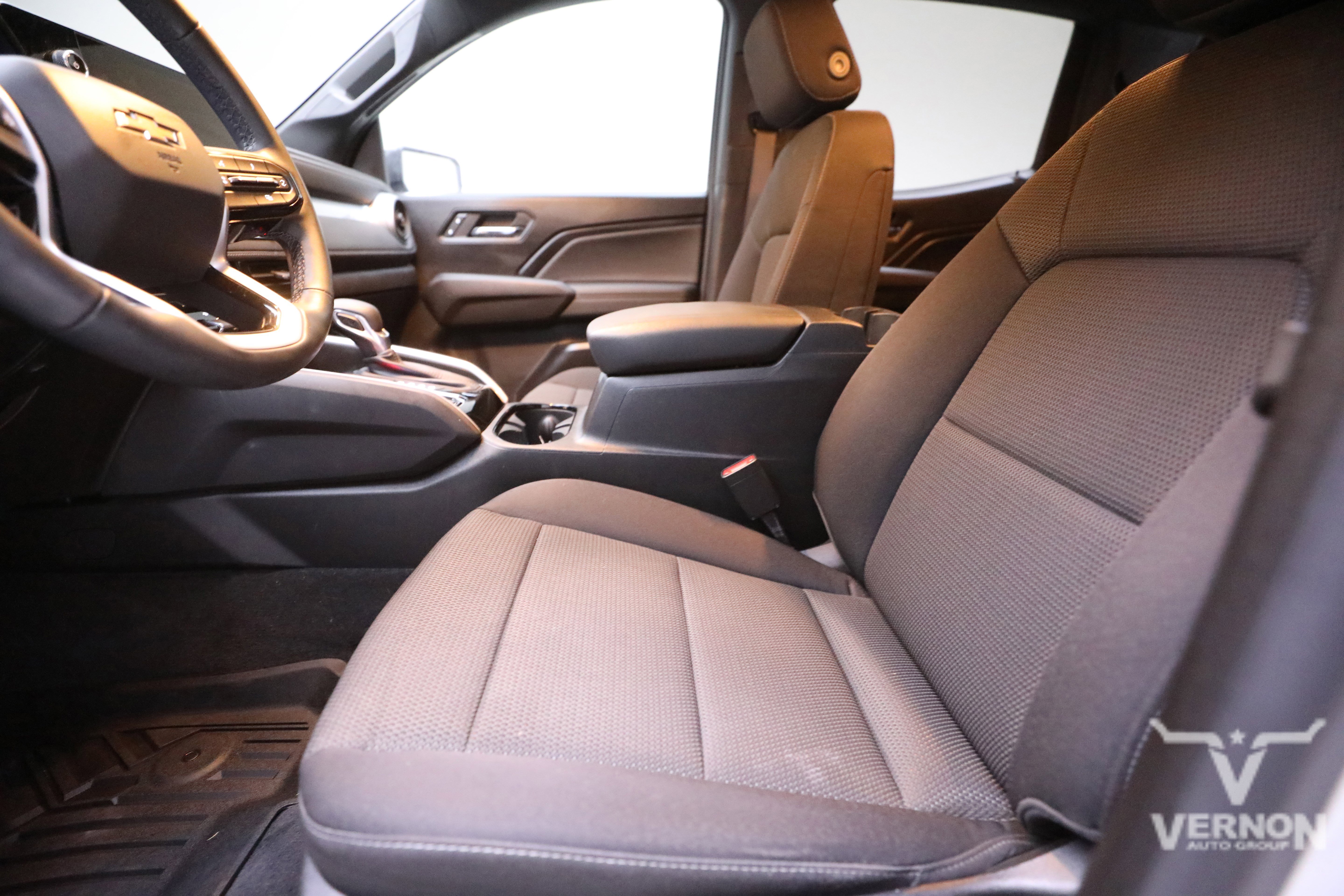 Used 2024 Chevrolet Colorado LT w/ LT Convenience Package image 10