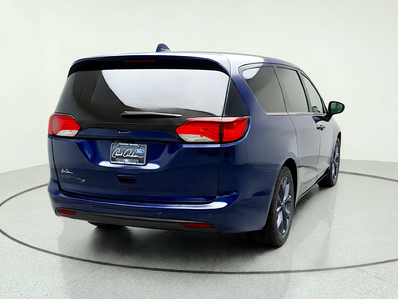 Used 2018 Chrysler Pacifica Touring Plus FWD image 7