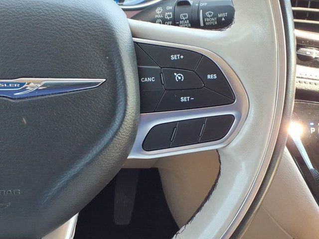 Used 2019 Chrysler Pacifica Limited FWD image 57