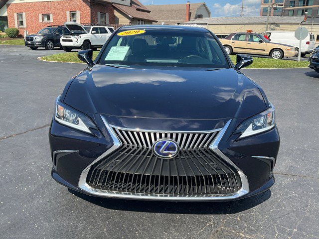 Used 2020 Lexus ES 300h w/ Premium Package FWD image 2