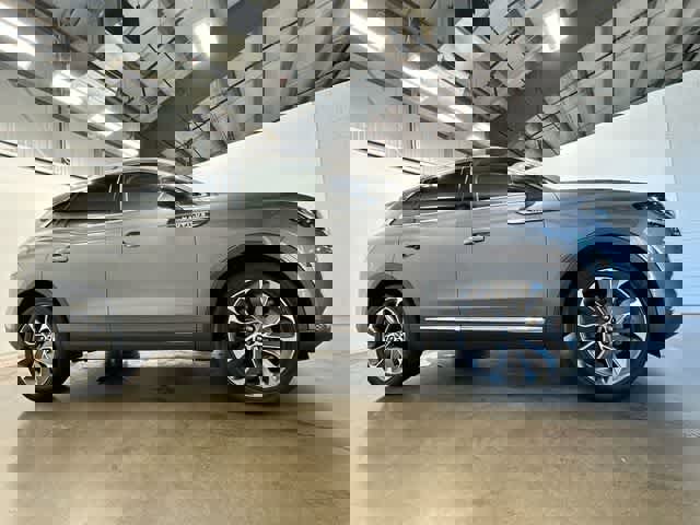 Used 2022 Lincoln Nautilus Reserve AWD/4WD image 3