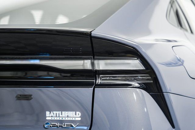 New 2026 Toyota Prius Plug-In Hybrid FWD image 7