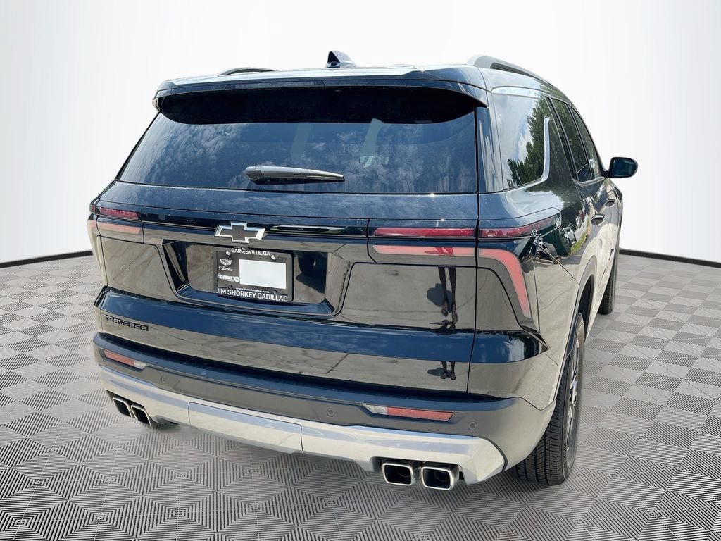 Used 2025 Chevrolet Traverse LT FWD image 6