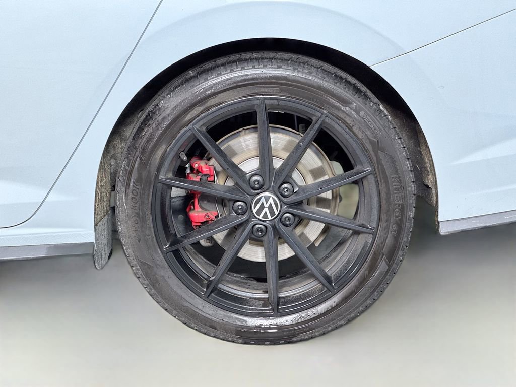 Used 2025 Volkswagen Jetta GLI Autobahn FWD image 9