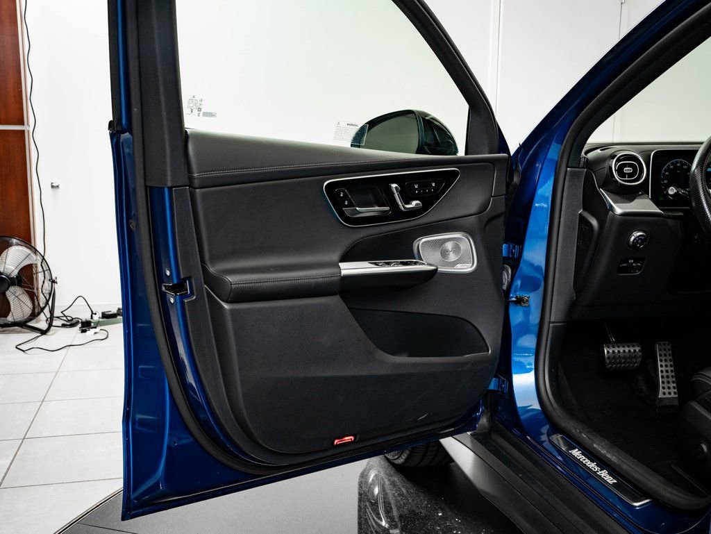 Used 2024 Mercedes-Benz GLC 300 4MATIC w/ AMG Line image 29