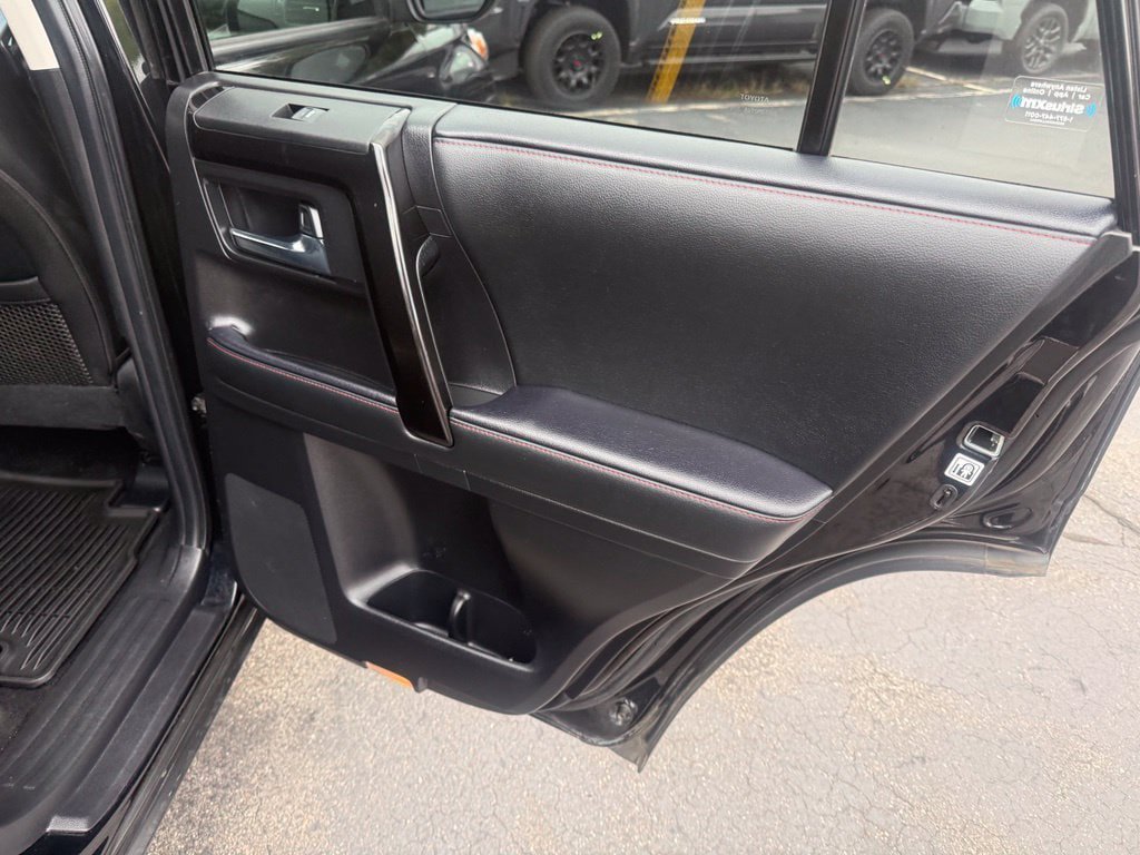 Certified 2020 Toyota 4Runner Venture w/ Moonroof Package AWD/4WD image 19