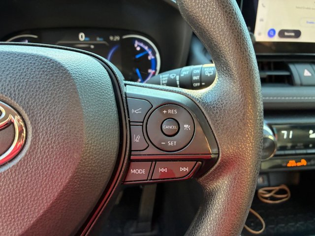 Used 2025 Toyota RAV4 XLE AWD/4WD image 22