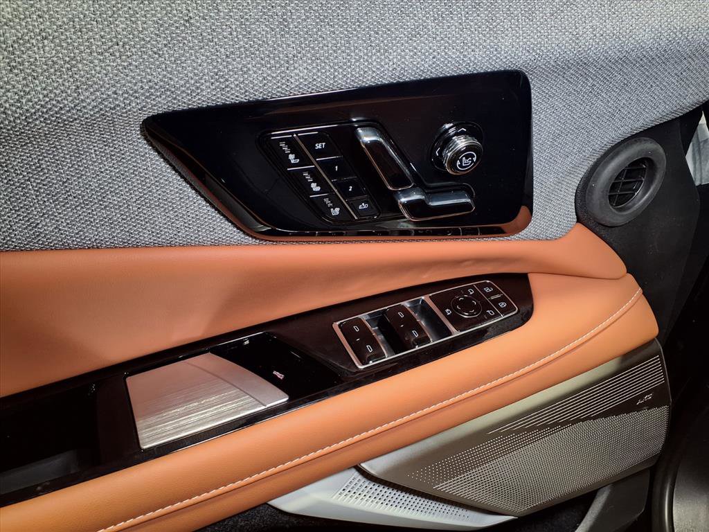 New 2026 Cadillac Optiq Sport 2 image 16