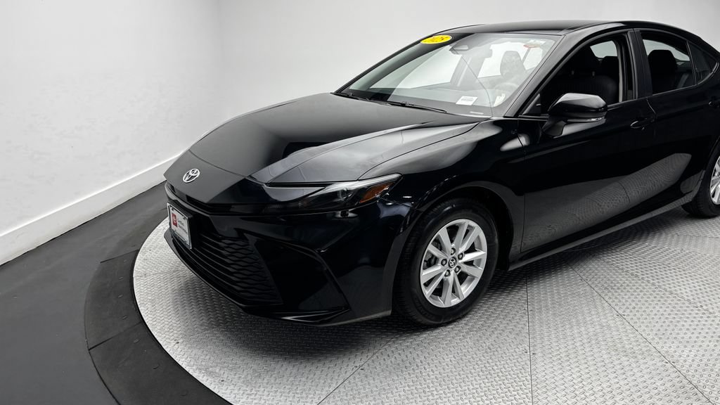 Used 2025 Toyota Camry LE FWD image 7