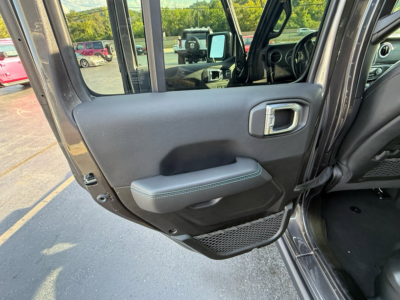 Used 2022 Jeep Wrangler Unlimited Rubicon 4xe w/ Dual Top Group image 30