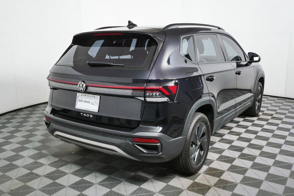 Used 2025 Volkswagen Taos S FWD image 3