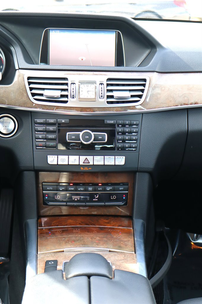 Used 2014 Mercedes-Benz E 250 BlueTEC Sedan image 13