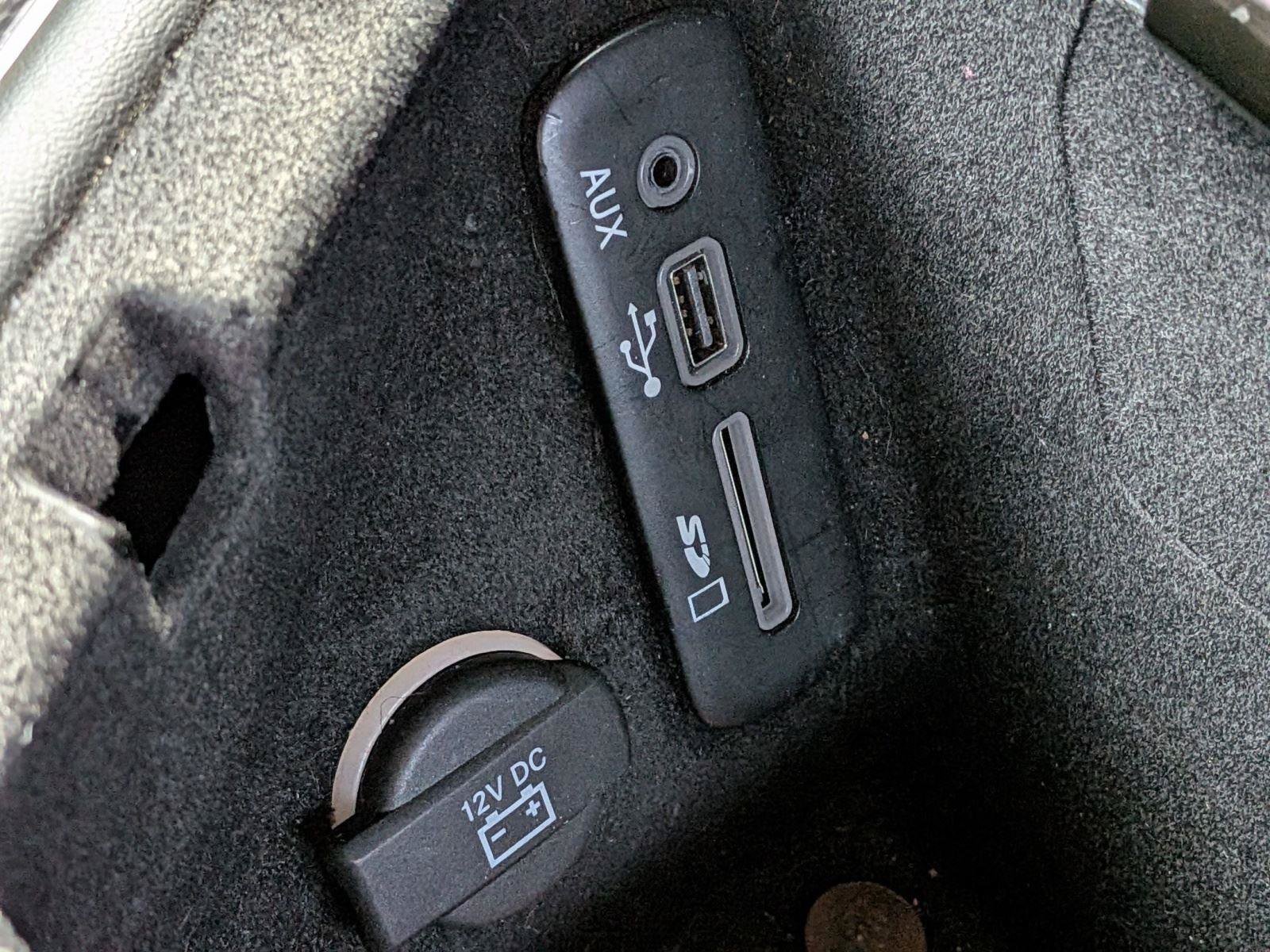 Used 2015 Dodge Challenger SRT Hellcat RWD image 14