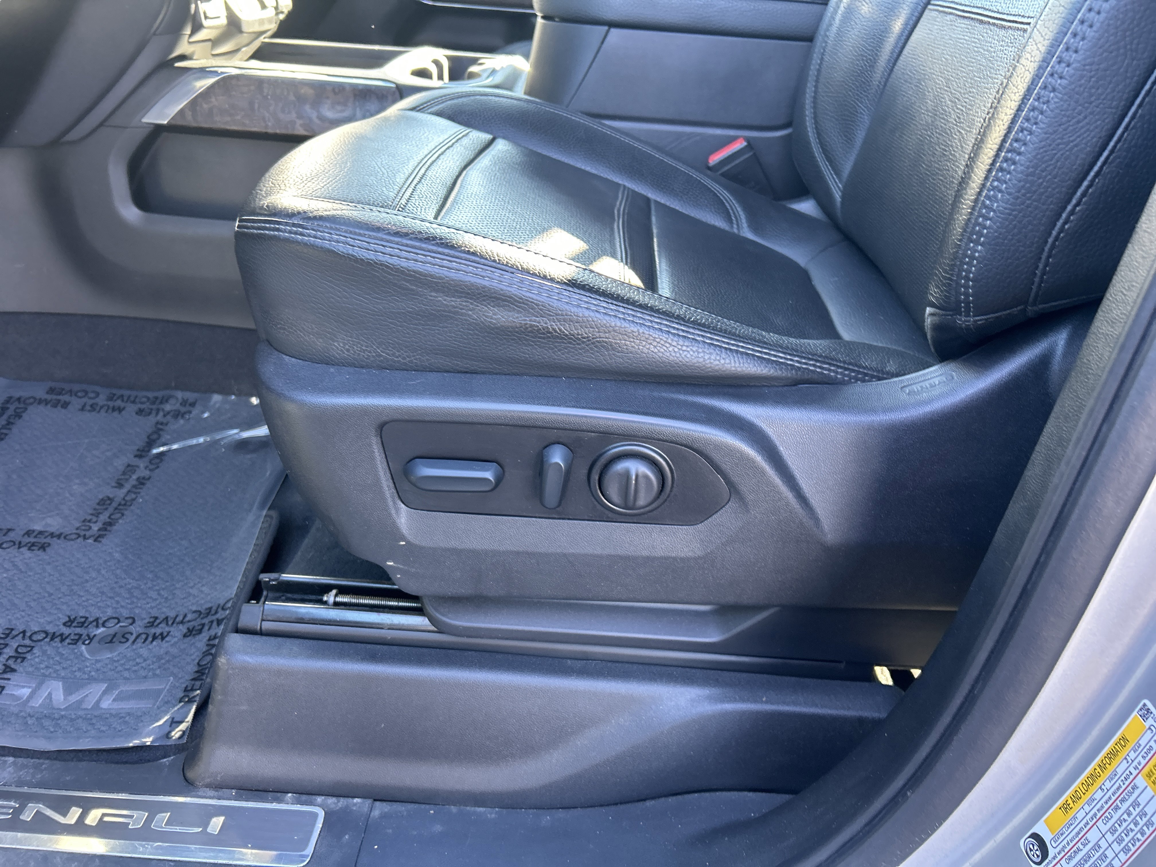 Used 2023 GMC Sierra 3500 Denali w/ Denali Ultimate Package image 21