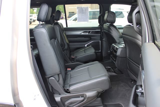 Used 2025 Jeep Wagoneer Series II w/ Premium Group I AWD/4WD image 45