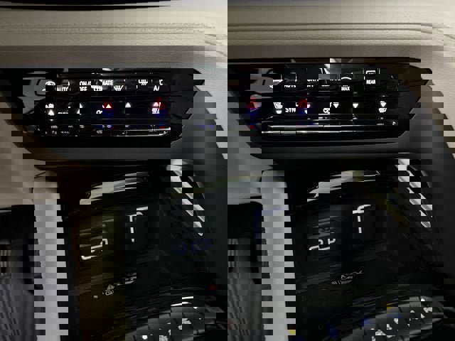 Certified 2022 Buick Envision Avenir w/ Technology Package II image 18