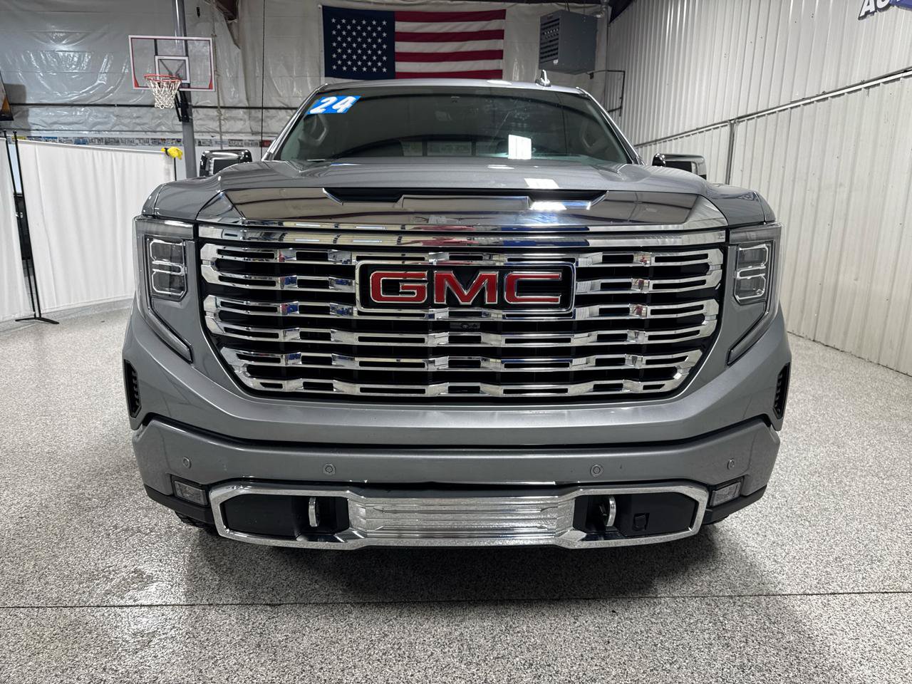 Used 2024 GMC Sierra 1500 Denali w/ Denali Reserve Package AWD/4WD image 3