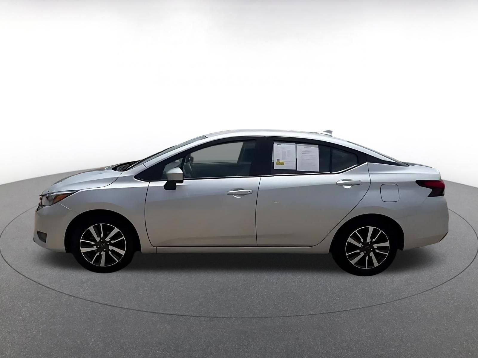 Used 2025 Nissan Versa SV FWD image 9