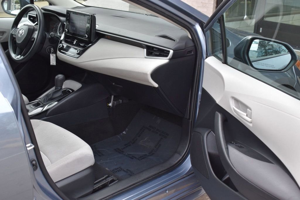 Used 2022 Toyota Corolla LE image 19