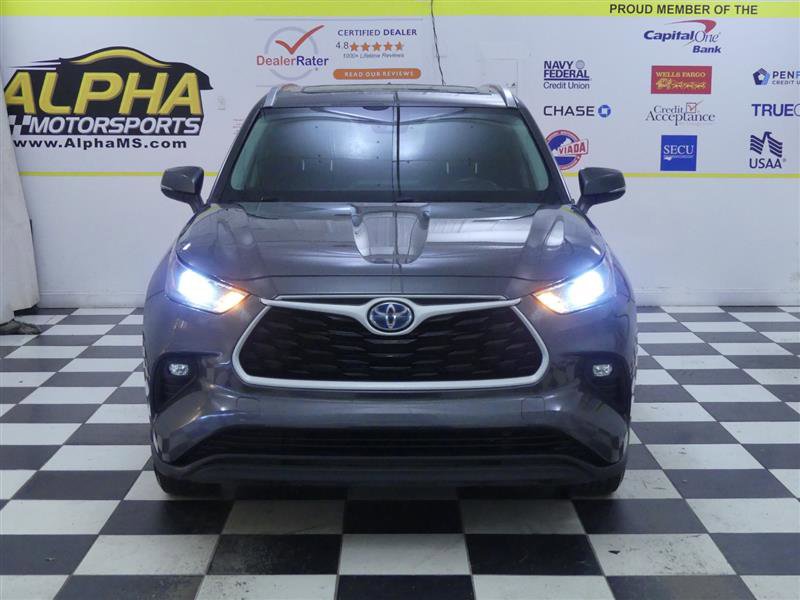 Used 2021 Toyota Highlander XLE image 2