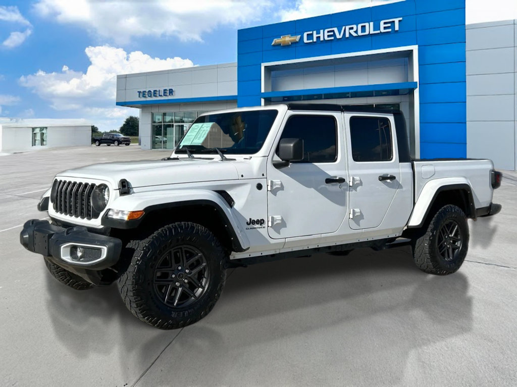 Used 2024 Jeep Gladiator Sport AWD/4WD image 1