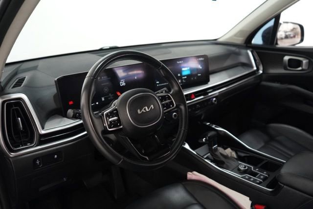 Used 2024 Kia Sorento S image 17