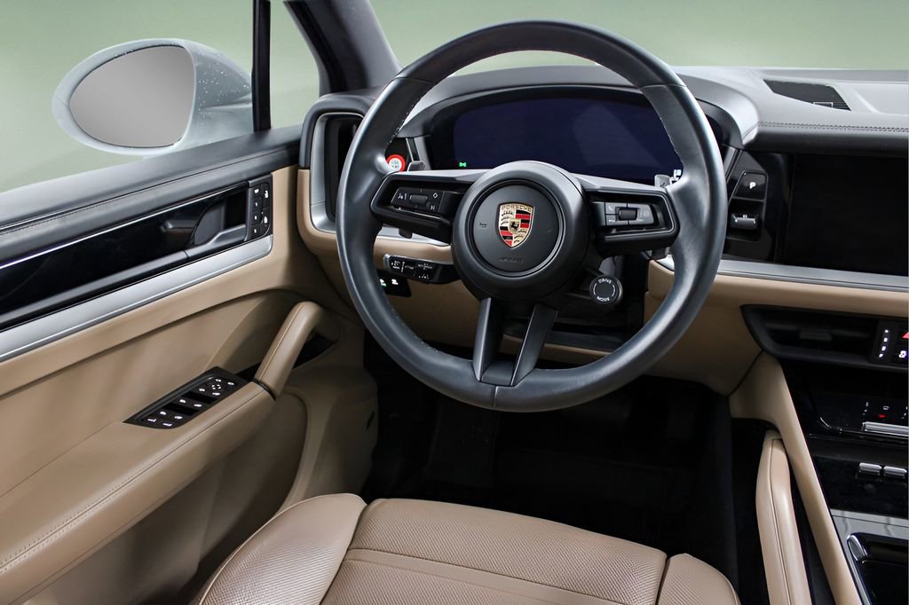 Used 2024 Porsche Cayenne AWD/4WD image 21