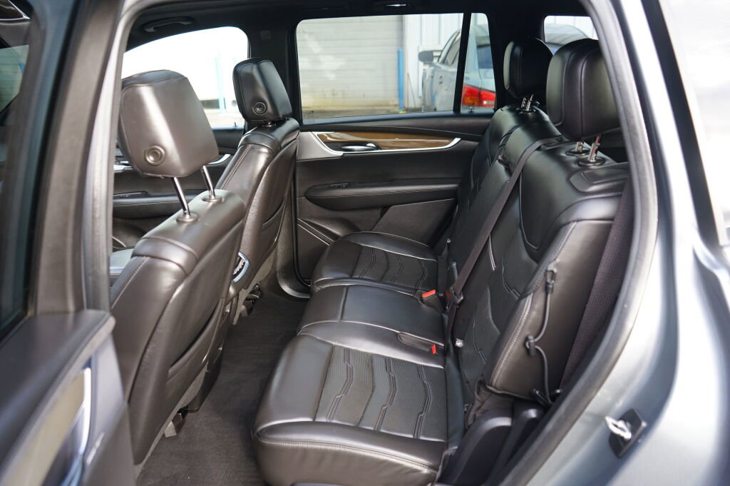 Used 2020 Cadillac XT6 Premium Luxury w/ Platinum Package image 13