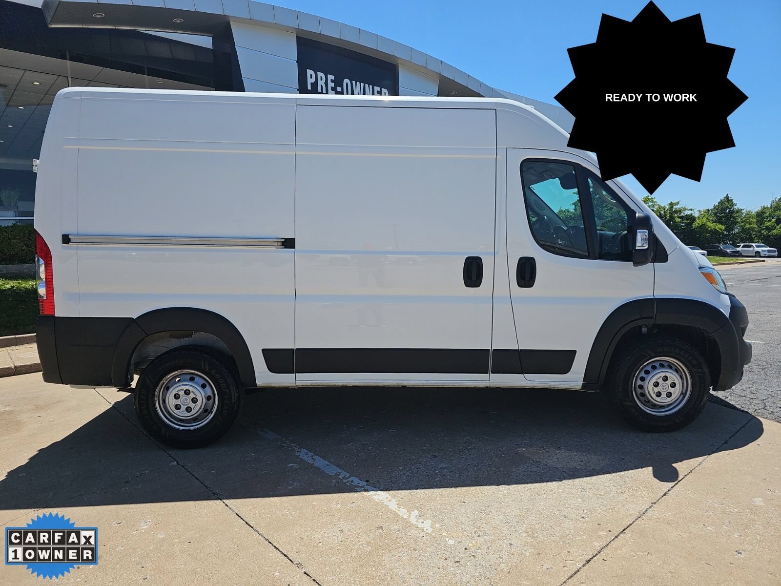 Used 2025 RAM ProMaster 2500 w/ Convenience Group FWD image 2