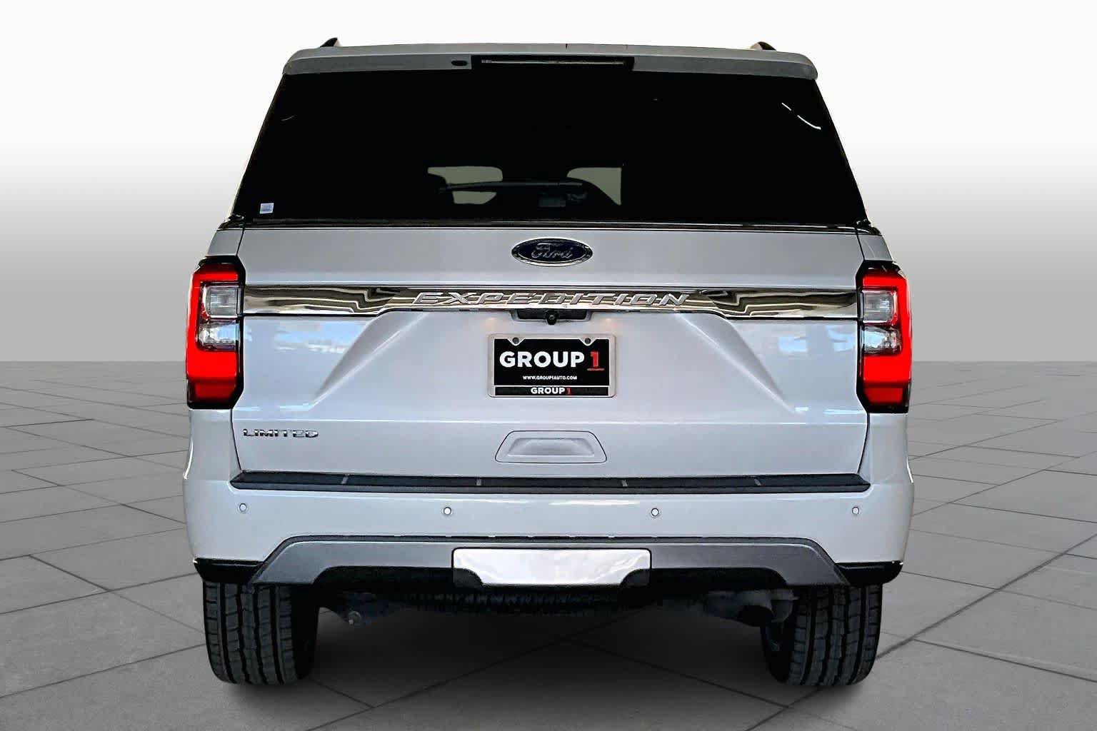 Used 2019 Ford Expedition Limited w/ Equipment Group 302A RWD image 4