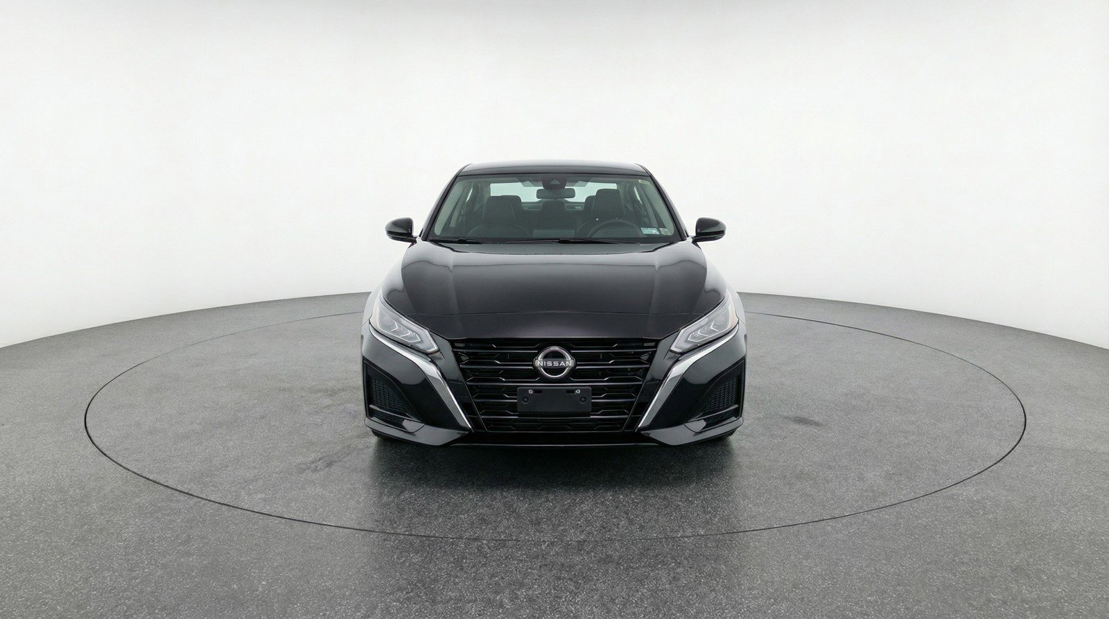 Used 2025 Nissan Altima 2.5 SV image 2