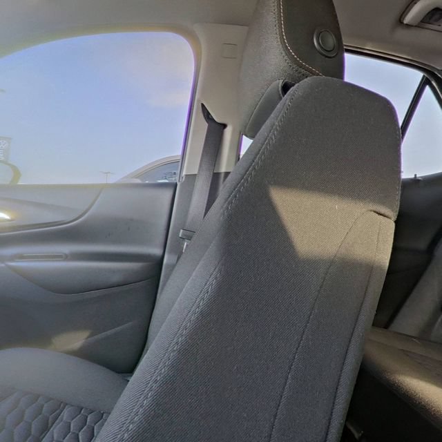Used 2020 Chevrolet Equinox LT FWD image 25