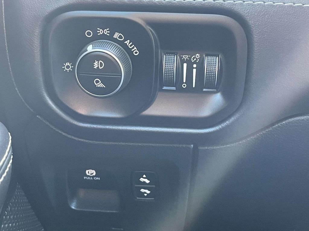 Used 2024 RAM 1500 Limited image 29