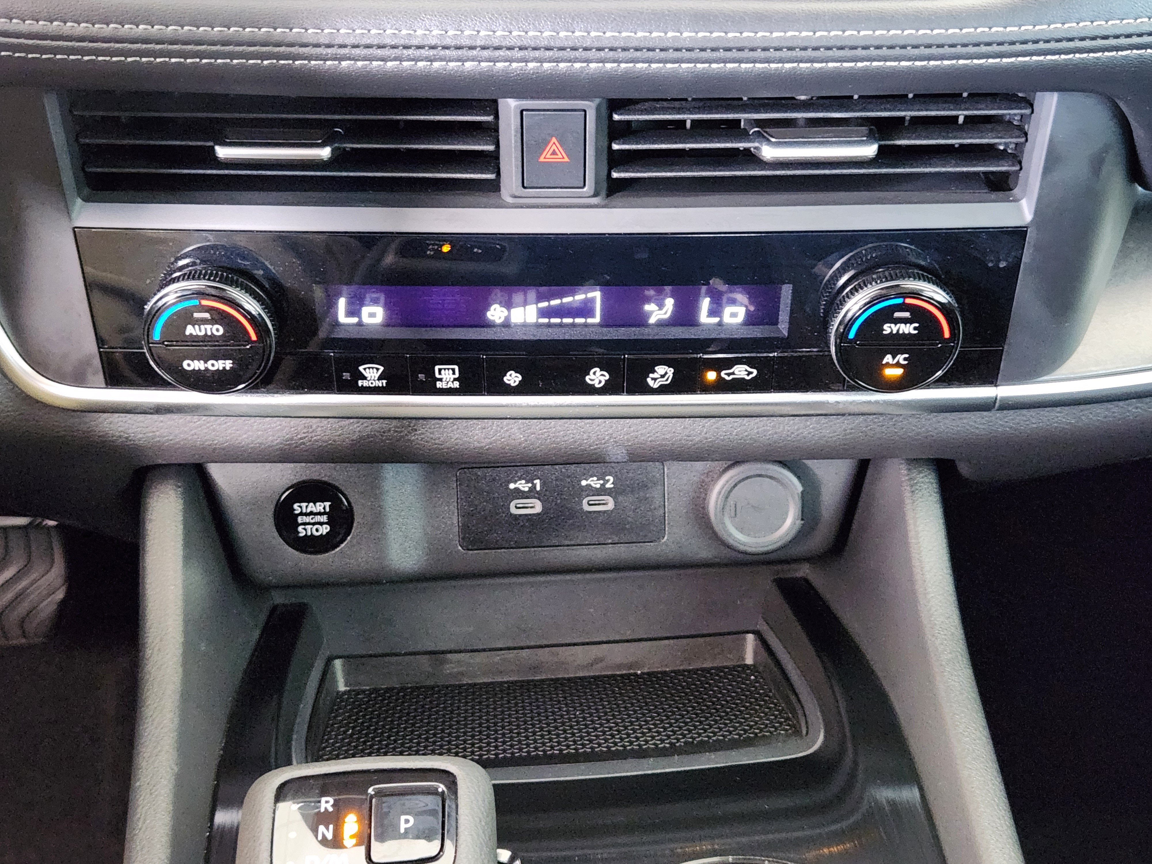 Used 2025 Nissan Rogue SV FWD image 19