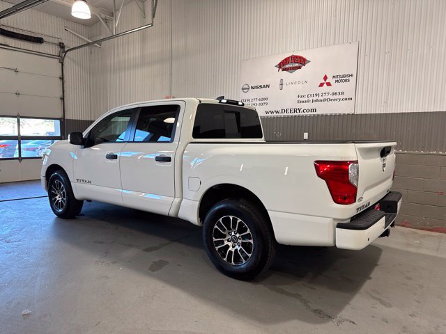 Used 2024 Nissan Titan SV AWD/4WD image 8