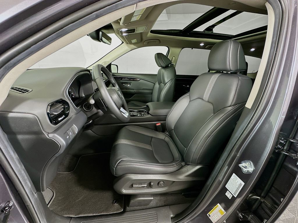 Certified 2025 Honda Pilot Touring image 20